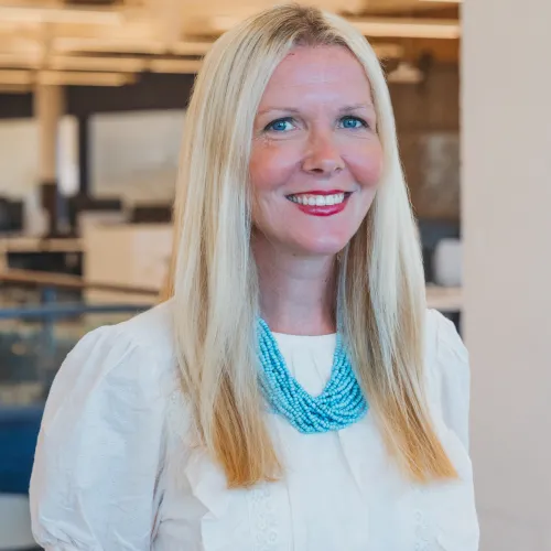 Danielle Kestnbaum headshot