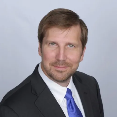 Lee Prinkkila headshot