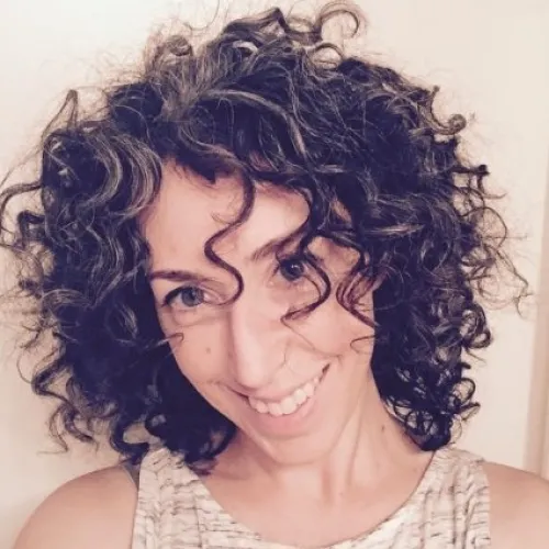 Elizabeth Weiss headshot