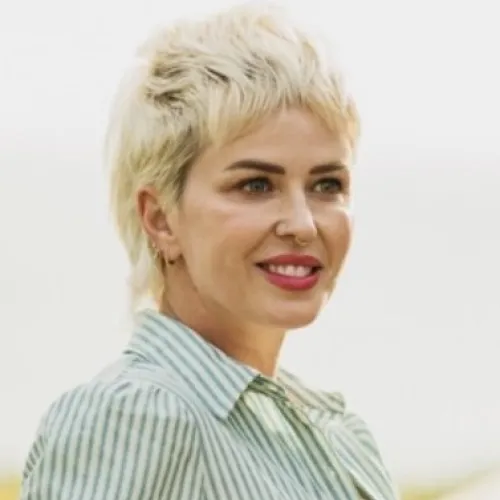 Dr Mae Casanova headshot