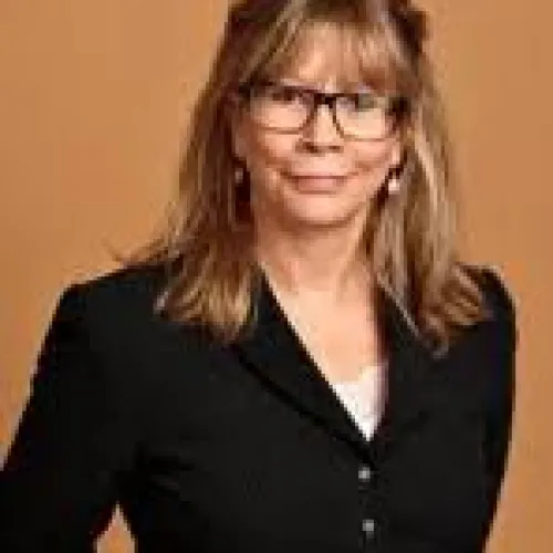 Julia A. Henry headshot