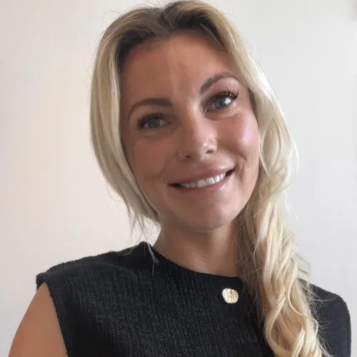 Lucy Woodward-Gray headshot