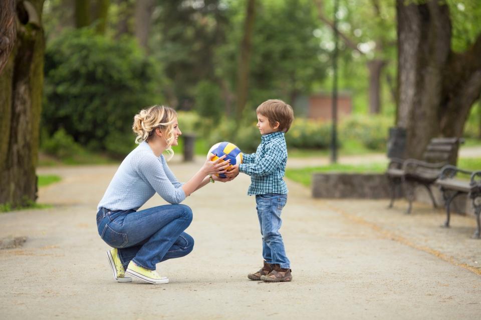 Consider these pros and cons of a 2-2-5-5 custody schedule before implementing it for your family.