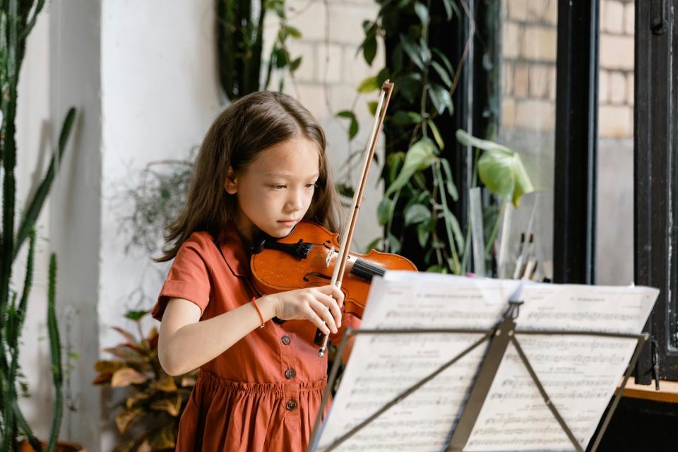 Girl playing violin.